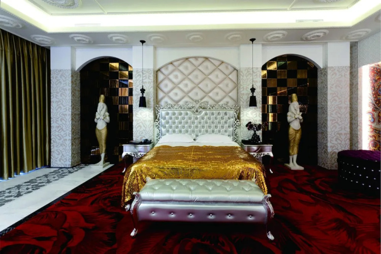 Luxurious Romantic Hotel