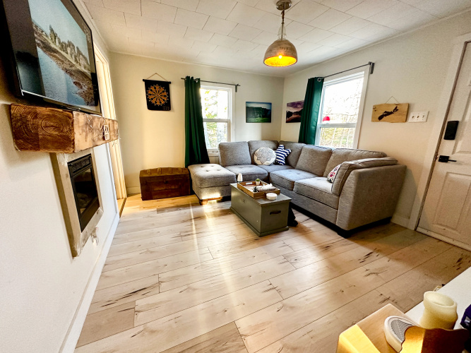 Peaceful Lily Pad Cottage in Hubbards