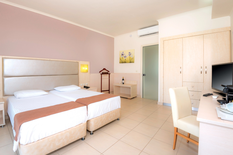 Kouros Palace Hotel photo 8