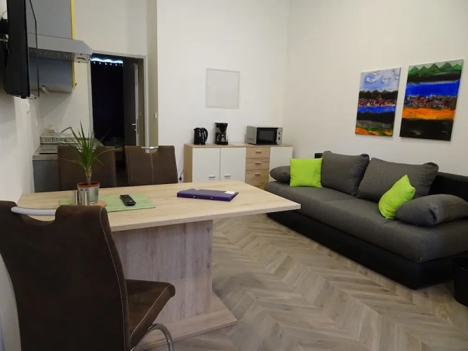 1 Bedroom Apartment with garden view