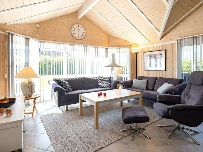 6 Person Holiday Home in Vaeggerlose