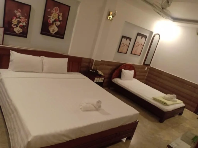 Standard Triple room