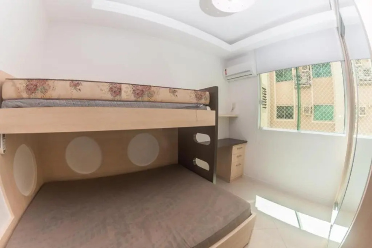 Apartamento 3 Suítes em Meia Praia