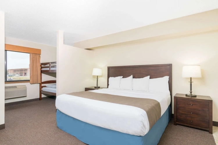 1 Bedroom Standard Suite