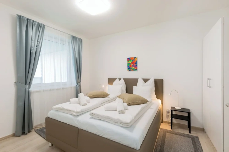 1 Bedroom Apartment with courtyard view