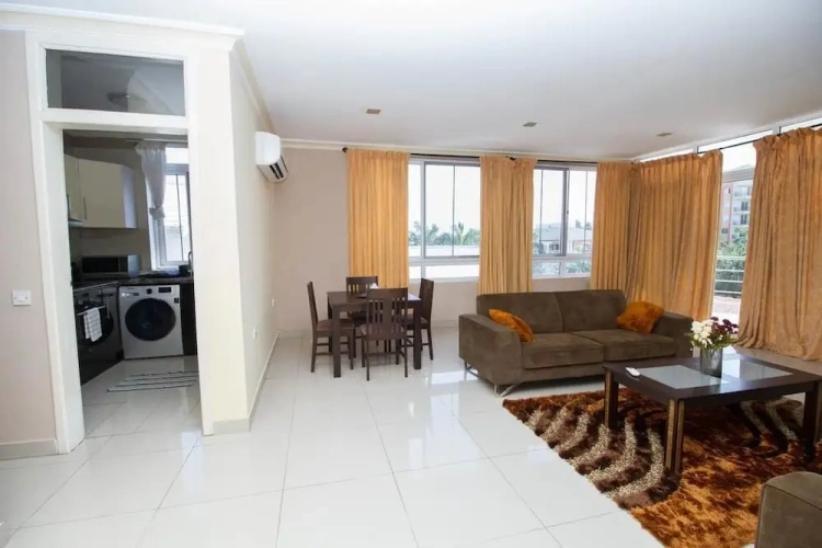 2 Bedrooms Apartment