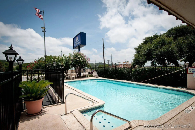 LoneStar Inn