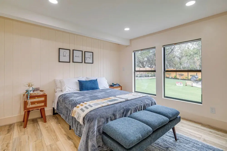 Lago Vista Home w/ Putting Green, Pool & Jacuzzi