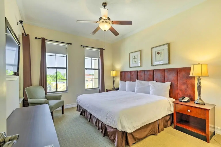 Upscale Unit in Private Golf Resort w/ Pool!