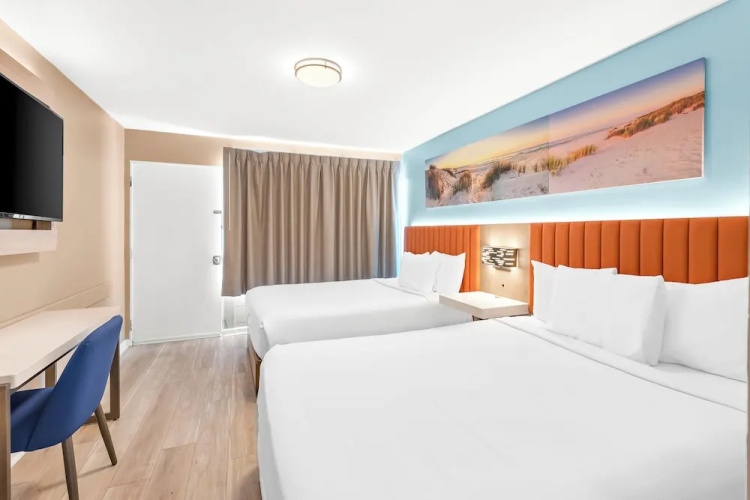 Mango Motel