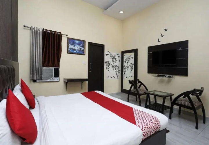 Hotel Maanya Palace by OYO Rooms