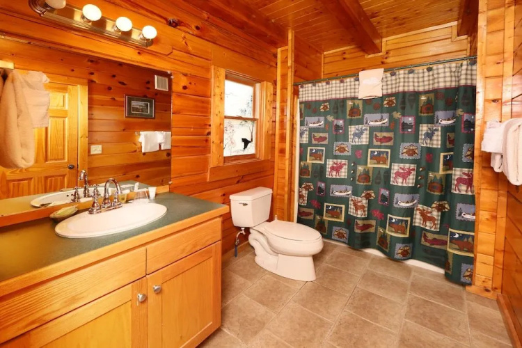 Snow Bear - Two Bedroom Cabin