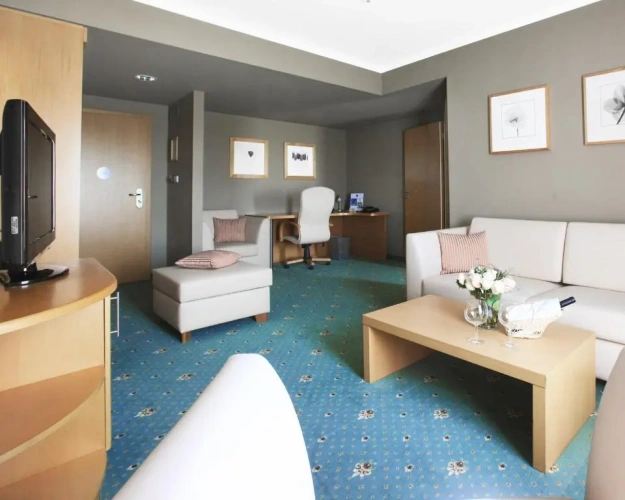 Standard Double Suite