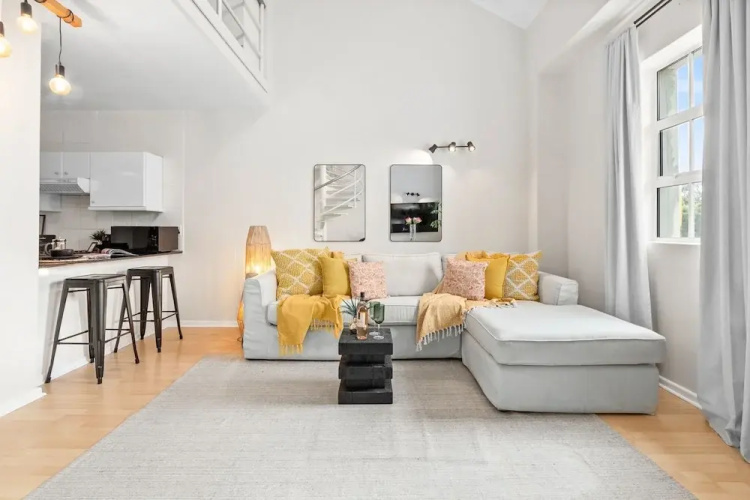 104 Hideaway Loft Studio