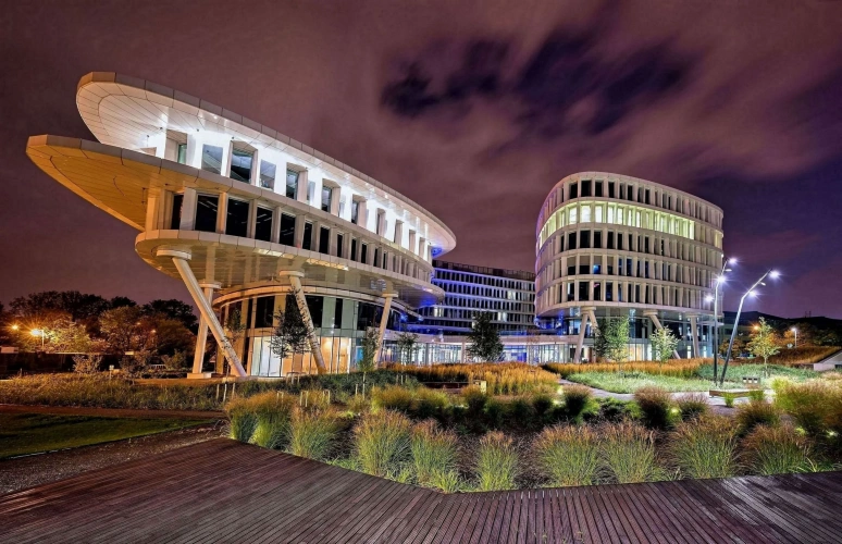 Sound Garden Hotel Airport
