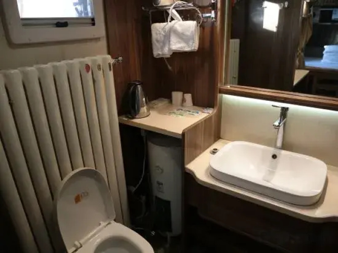 Zhongyang RV Hotel(雪乡众阳房车民宿)