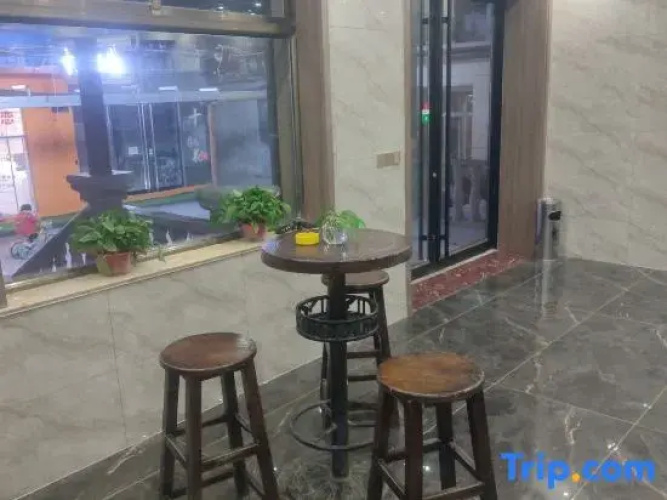 Mango Hotel