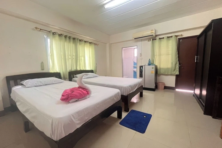 Standard Twin room with balcony