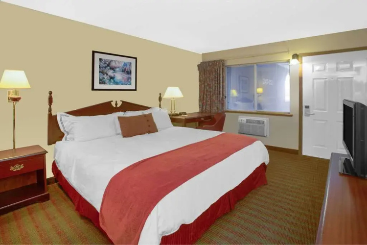 I-80 Inn & Suites