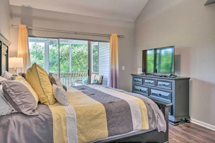 3 Bedrooms Apartment