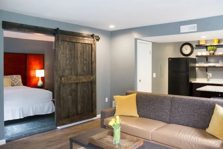 Cloverleaf Suites Columbus