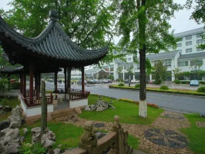 Loudong Hotel