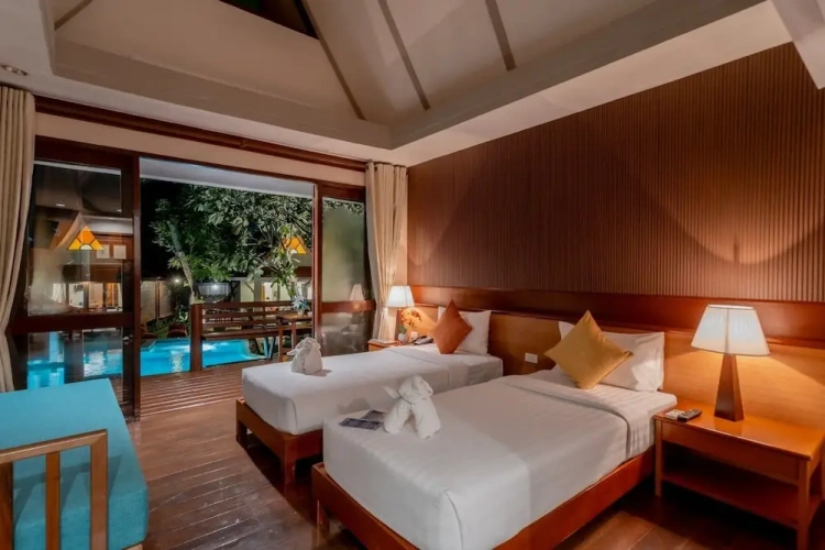 Deluxe Twin room with balcony
