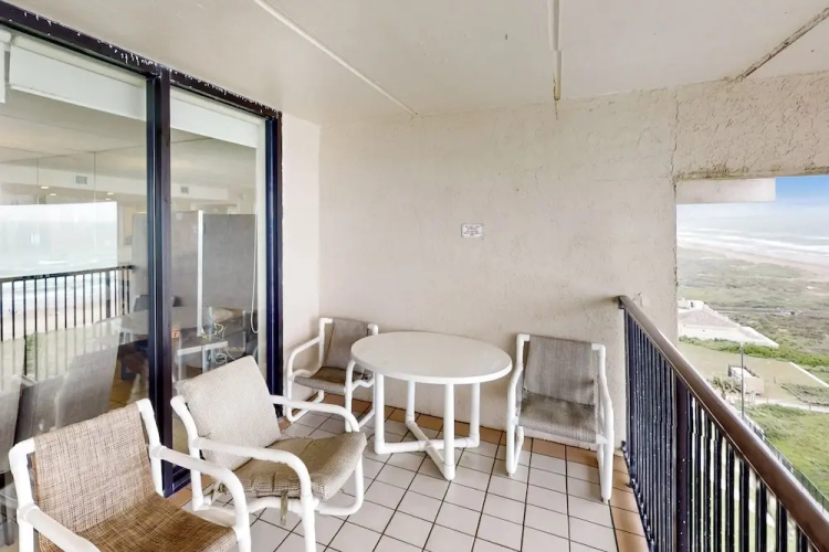 10th-floor 3BR Beachfront Condo w/ Views & Pool