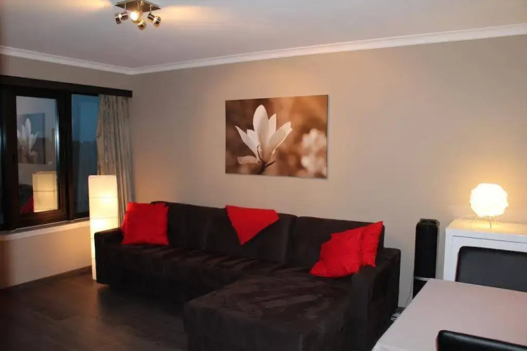 Hydro Palace - Stylish Charming Apartment With s