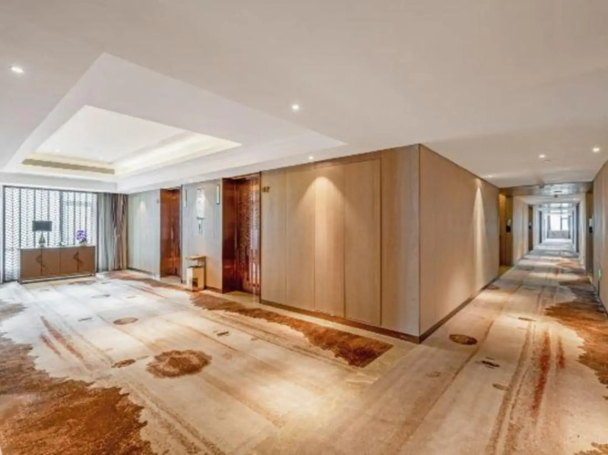 Qianlong Hotel
