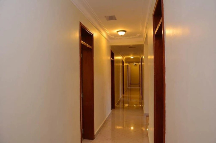 Mak-Queen Hotel