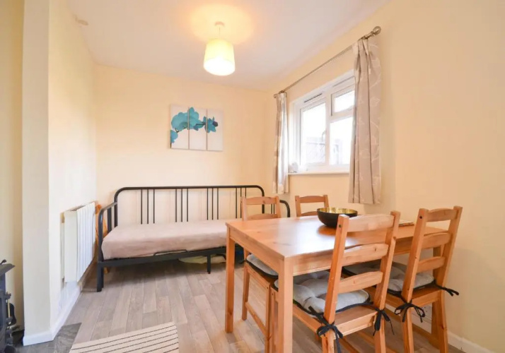 18 Tollgate Cottages