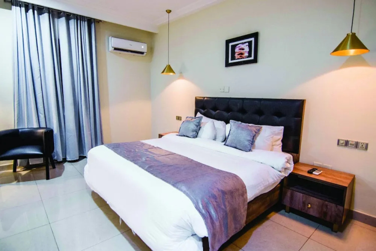 Bon Hotel Platinum