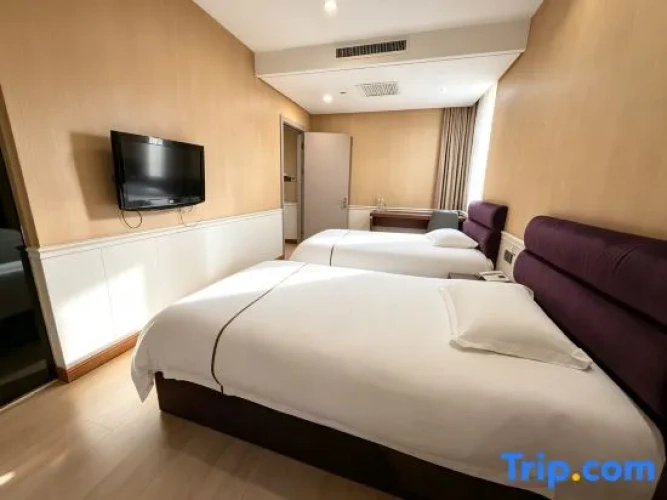 Quadruple Suite