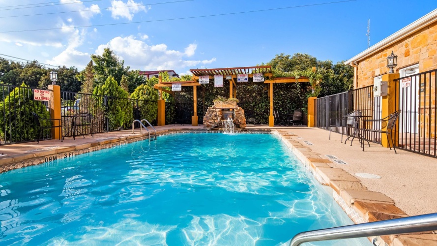 Blanco Luxury Inn & Suites photo 12