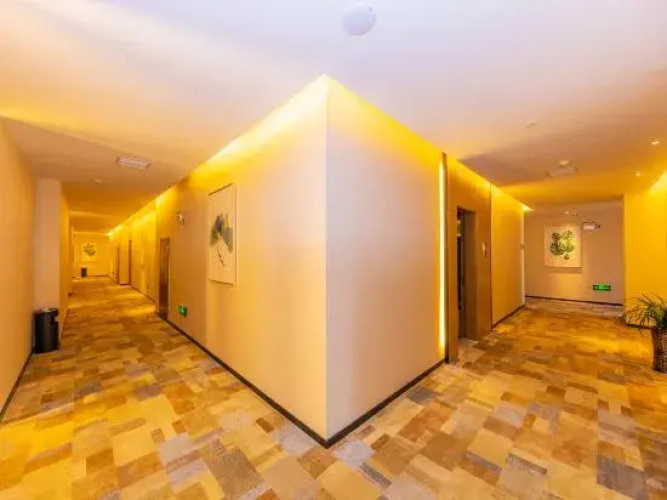 Maple Hotel