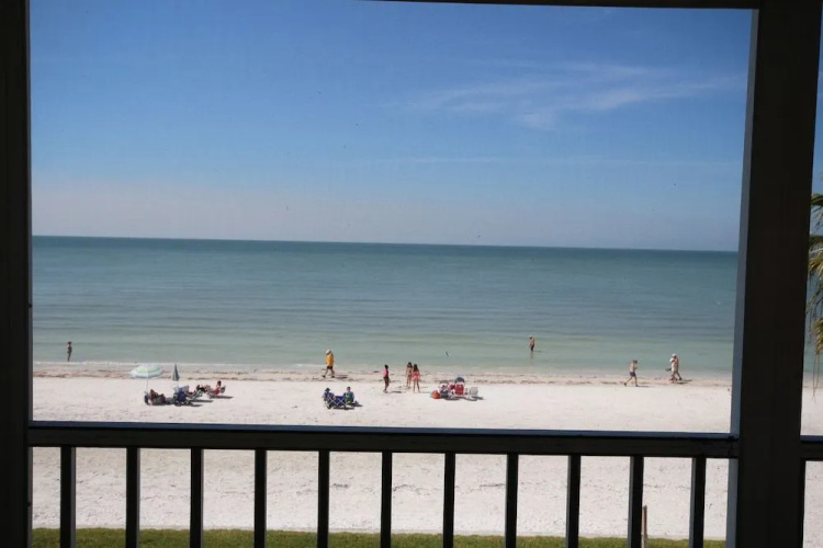 Strandview #304