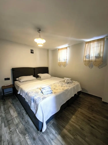 Economy room