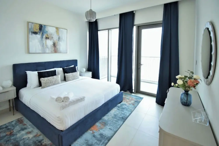 2 Bedrooms Apartment with city view