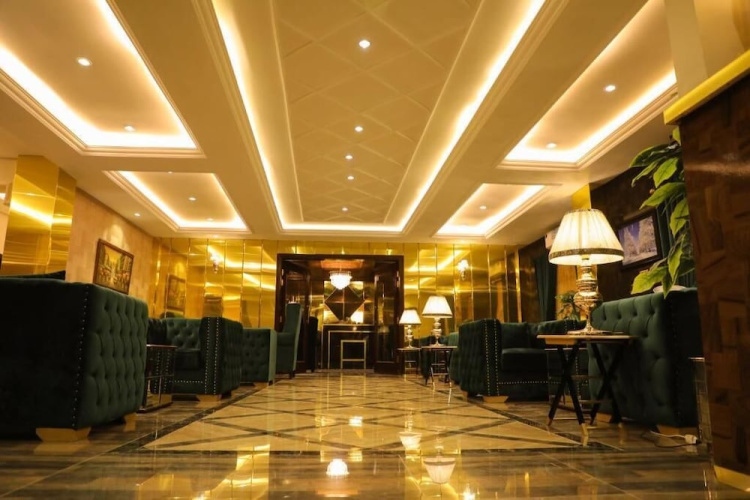 Royal Mansion Hotel