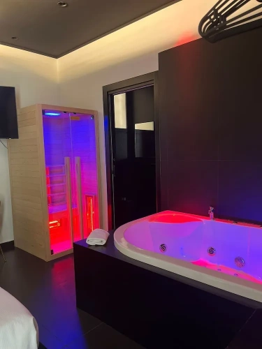 Luxury Suite
