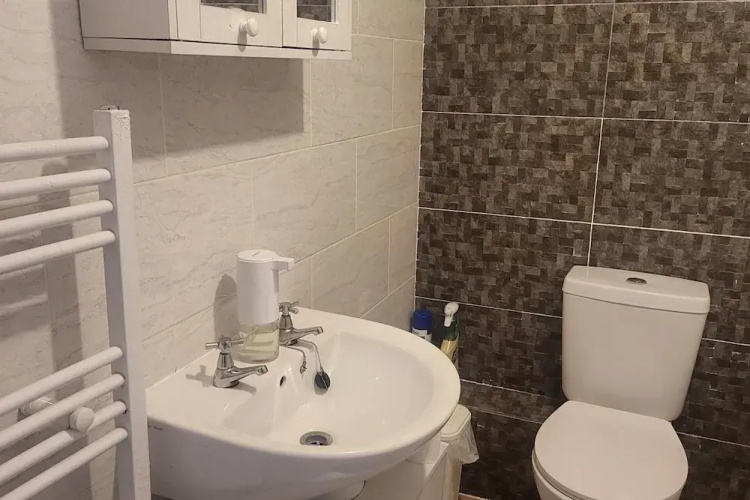 Bolton-2bedroom-2bathroom-parking