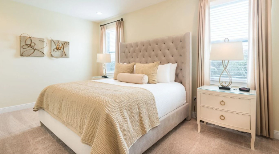 6 Bedrooms Bed in Dorm
