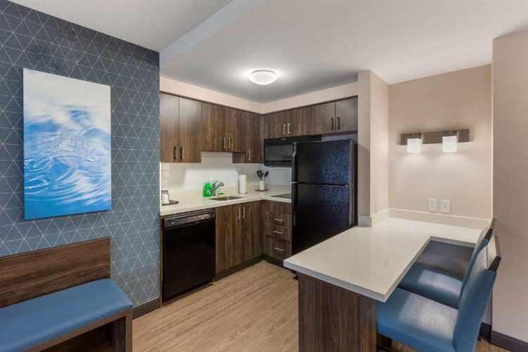 2 Bedrooms Sextuple Suite