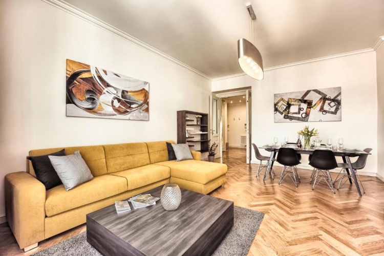 2 Bedrooms Apartment