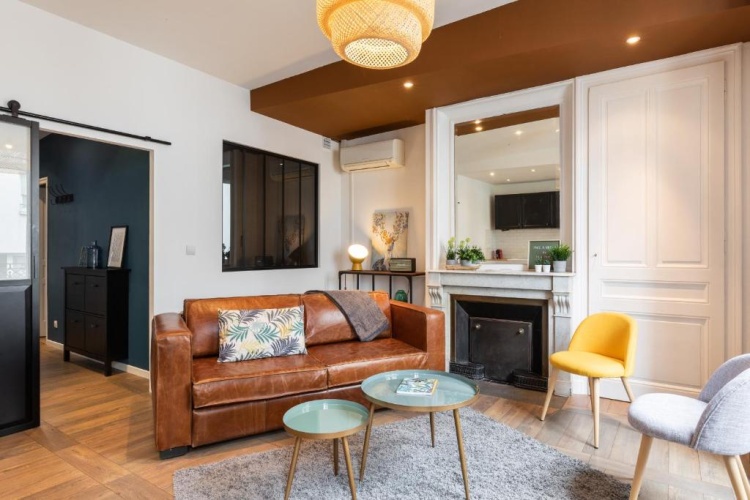 2 Bedrooms Apartment