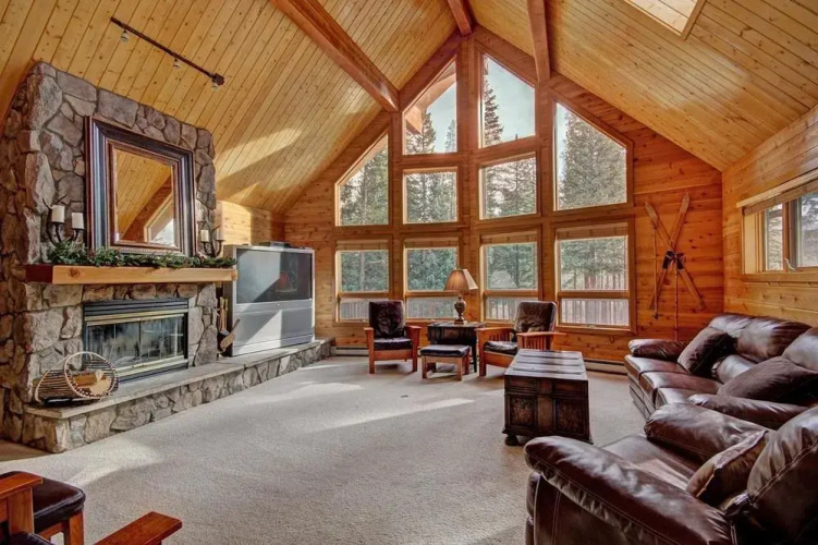 Black Bear 5 Br Home by RedAwning