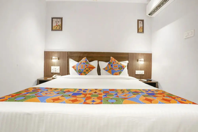 Fabhotel Peralz