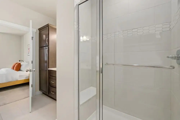 Northfield Hideaway, King Suite, EV, Pet-friendly