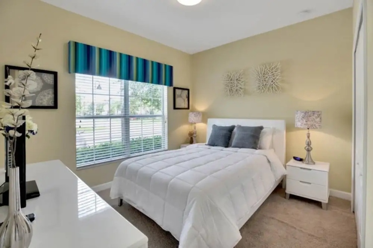 Paradise Palms - 3087 Beach Palm Avenue